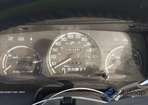 1995 Ford Crown Victoria Lx z USA, uszkodzony, nr VIN 2FALP74WXSX190674